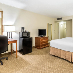 Отель Clarion Inn Frederick Event Center удобства в номере