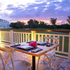 Отель Coral House by CanaBay Hotels балкон