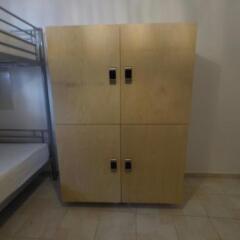 Отель Rodos Backpackers Родос сейф в номере