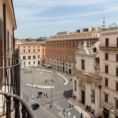 Отель Home Town at Spanish Steps балкон