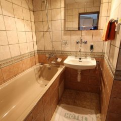 Отель Slovakia Словакия, Жилина - отзывы, цены и фото номеров - забронировать отель Slovakia онлайн ванная фото 2