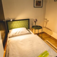 Post Factory Bed & Breakfast Sathorn Hostel - Adults Only Бангкок фото 16