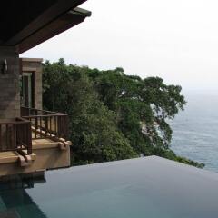 Отель Paresa Resort Phuket бассейн
