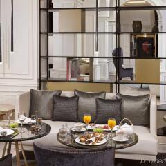 Отель Gran Melia Palacio De Los Duques питание