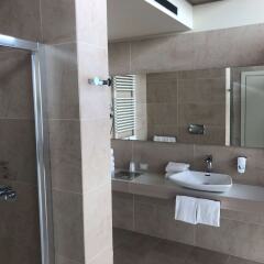 Отель Best Western Plus Net Tower Padova Италия, Падуя - отзывы, цены и фото номеров - забронировать отель Best Western Plus Net Tower Padova онлайн ванная фото 2