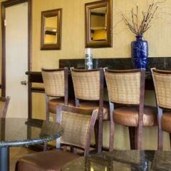 Отель Days Inn & Suites by Wyndham Vicksburg интерьер отеля фото 2