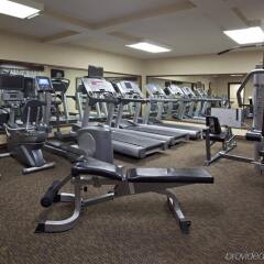 Отель Crowne Plaza Cleveland South-Independence фитнесс-зал фото 2