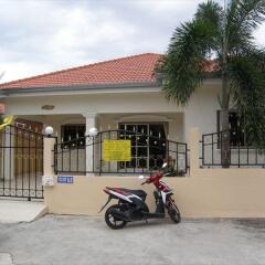 Отель Champion House Pool Villa парковка