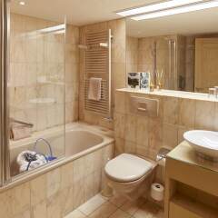 ERMITAGE Wellness- & Spa-Hotel ванная