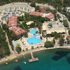 Отель Labranda TMT Bodrum - All Inclusive бассейн