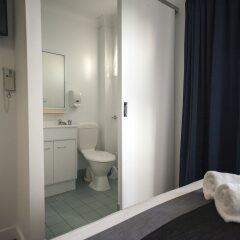 Отель Chermside Court Motel ванная