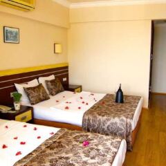 Yunus Hotel сейф в номере