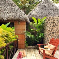 Отель Matangi Private Island Resort балкон
