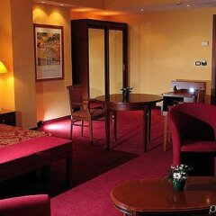 Отель Mondial Hotel Албания, Тирана - отзывы, цены и фото номеров - забронировать отель Mondial Hotel онлайн сейф в номере