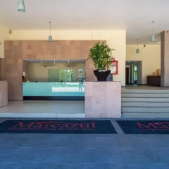 Отель Mareazul Family Beach Condohotel Плая-дель-Кармен интерьер отеля фото 3