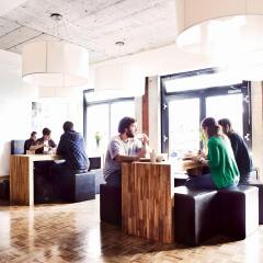 Отель Five Elements Hostel Frankfurt Германия, Франкфурт-на-Майне - отзывы, цены и фото номеров - забронировать отель Five Elements Hostel Frankfurt онлайн интерьер отеля фото 2