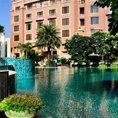 Отель Radisson Blu Plaza Delhi Airport Индия, Нью-Дели - 1 отзыв об отеле, цены и фото номеров - забронировать отель Radisson Blu Plaza Delhi Airport онлайн бассейн фото 2