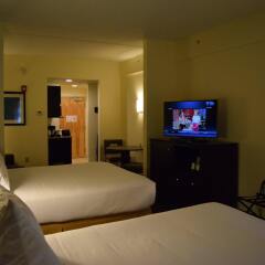 Отель Holiday Inn Express & Suites Geneva Finger Lakes комната для гостей фото 2