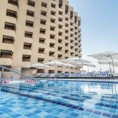 Radisson Blu Hotel, Dubai Deira Creek бассейн