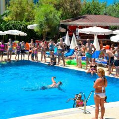 Ark Suite Hotel фитнесс-зал