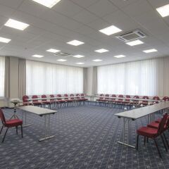 Отель Holiday Inn Munich-Unterhaching Германия, Унтерхахинг - 7 отзывов об отеле, цены и фото номеров - забронировать отель Holiday Inn Munich-Unterhaching онлайн с домашними животными