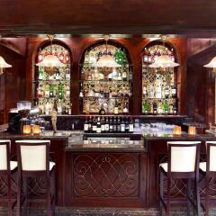 Гостиница The St. Regis Moscow Nikolskaya гостиничный бар