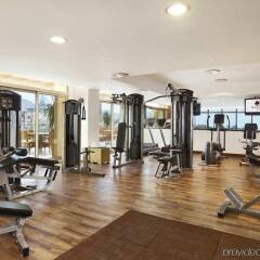 Отель DoubleTree by Hilton Hotel Aqaba Иордания, Акаба - 1 отзыв об отеле, цены и фото номеров - забронировать отель DoubleTree by Hilton Hotel Aqaba онлайн фитнесс-зал