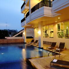 Отель Bangkok Patio бассейн