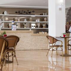 Marti La Perla Hotel - All Inclusive - Adult Only гостиничный бар