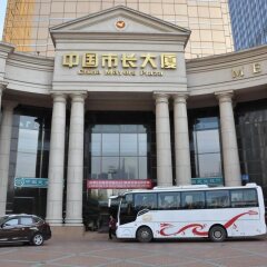 Отель China Mayors Plaza городской автобус