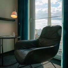 Отель Motel One Berlin-Alexanderplatz Германия, Берлин - 1 отзыв об отеле, цены и фото номеров - забронировать отель Motel One Berlin-Alexanderplatz онлайн комната для гостей фото 2