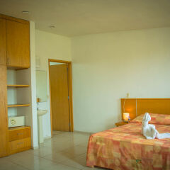 Отель Sara Suites Ixtapa комната для гостей
