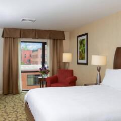 Hilton Garden Inn Burlington Downtown in Burlington, United States of America from 466$, photos, reviews - zenhotels.com guestroom