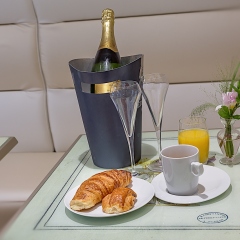 Hotel Les Bulles de Paris Париж в номере