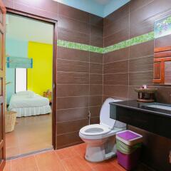 Отель Sang Aroon Bungalow ванная