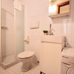 Отель Travel & Stay Frezza Red ванная фото 2