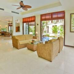 Отель Secret Garden Villas-Furama Beach Danang интерьер отеля фото 2