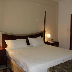 Hotel Ritz Waku-Kungo комната для гостей фото 3