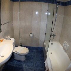 Pernera Beach Hotel - All Inclusive ванная фото 2