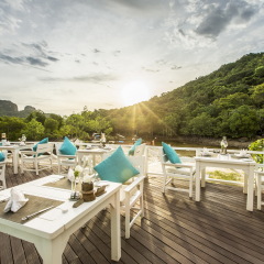 Отель Phi Phi Island Village Beach Resort Таиланд, Краби - 2 отзыва об отеле, цены и фото номеров - забронировать отель Phi Phi Island Village Beach Resort онлайн бассейн фото 3