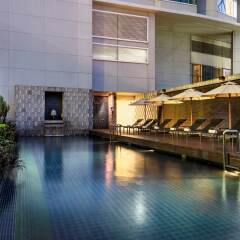 Отель Pullman Bangkok Grande Sukhumvit бассейн