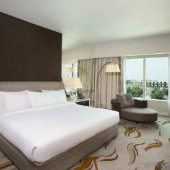 Отель Hilton Capital Grand Abu Dhabi ОАЭ, Абу-Даби - отзывы, цены и фото номеров - забронировать отель Hilton Capital Grand Abu Dhabi онлайн комната для гостей фото 2