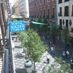 Отель Hostal Alicante Испания, Мадрид - 1 отзыв об отеле, цены и фото номеров - забронировать отель Hostal Alicante онлайн балкон