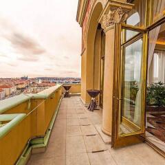 Hotel International Prague (ex. Сrowne Plaza) Прага балкон