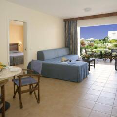 Отель Avanti Holiday Village Кипр, Пафос - отзывы, цены и фото номеров - забронировать отель Avanti Holiday Village онлайн комната для гостей