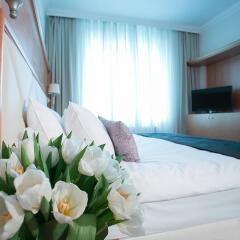Гостиница Милан 4* Номер Комфорт двуспальная кровать фото 4