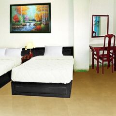 Golden Dragon Hotel комната для гостей