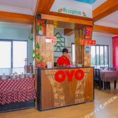 Отель OYO 412 Sunrise Moon Beam Hotel Непал, Нагаркот - отзывы, цены и фото номеров - забронировать отель OYO 412 Sunrise Moon Beam Hotel онлайн вестибюль