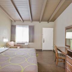 Отель Super 8 by Wyndham Los Angeles-Culver City Area комната для гостей фото 2