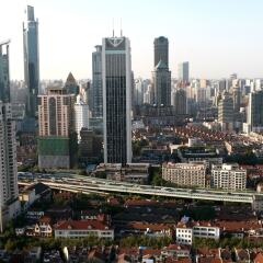 Отель Okura Garden Hotel Shanghai Китай, Шанхай - отзывы, цены и фото номеров - забронировать отель Okura Garden Hotel Shanghai онлайн балкон